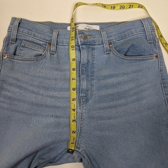 Levi's Heritage Signature Light Wash High Rise Skinny Jeans - Picture 7 of 9